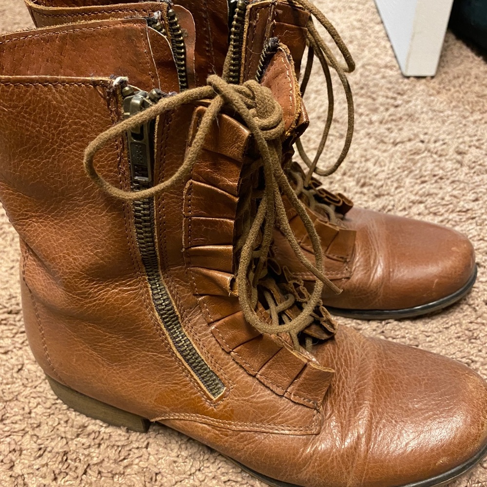 Betsy Johnson boots